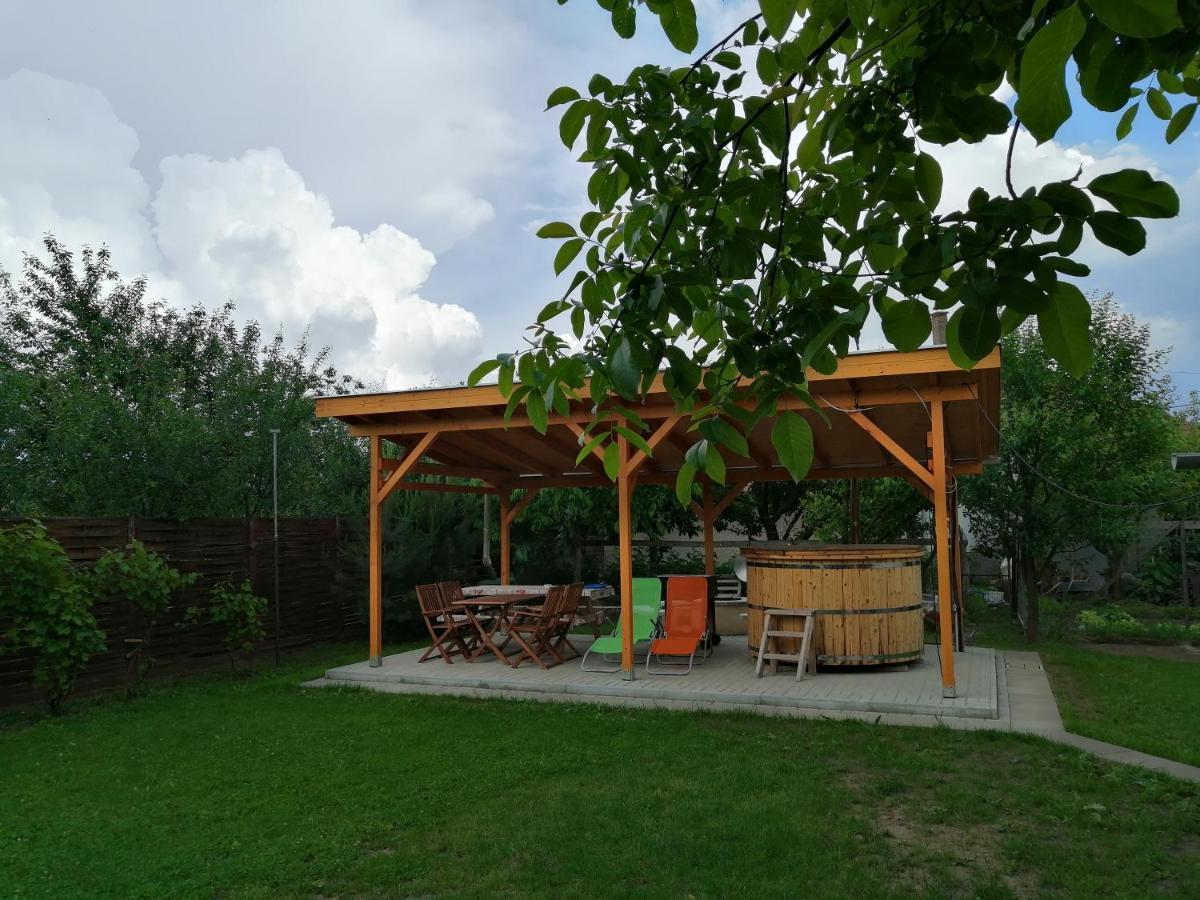 Apollo Vendeghaz Apartment Edelény Екстериор снимка