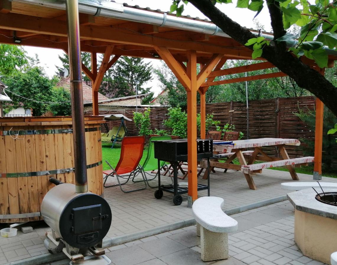Apollo Vendeghaz Apartment Edelény Екстериор снимка