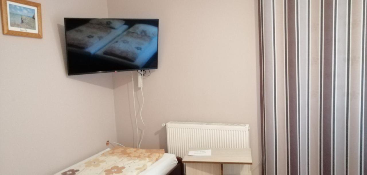 Apollo Vendeghaz Apartment Edelény Екстериор снимка
