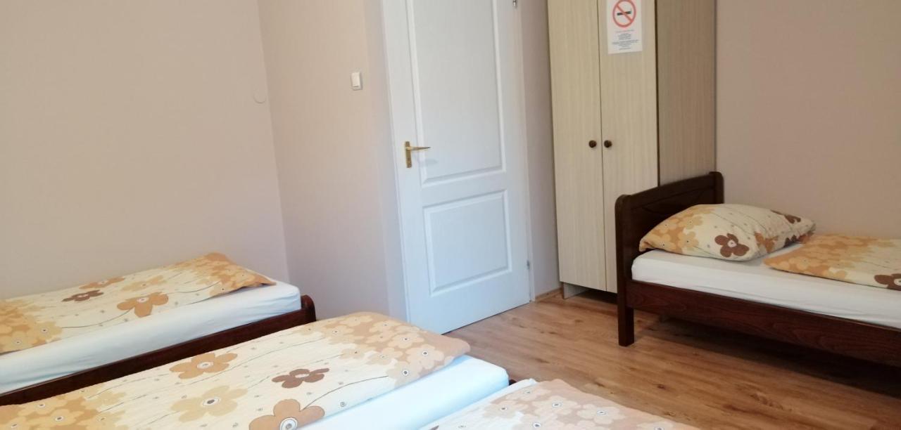 Apollo Vendeghaz Apartment Edelény Екстериор снимка