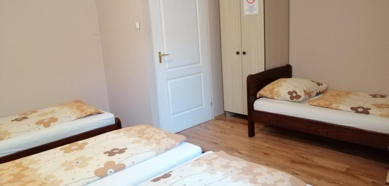 Apollo Vendeghaz Apartment Edelény Екстериор снимка