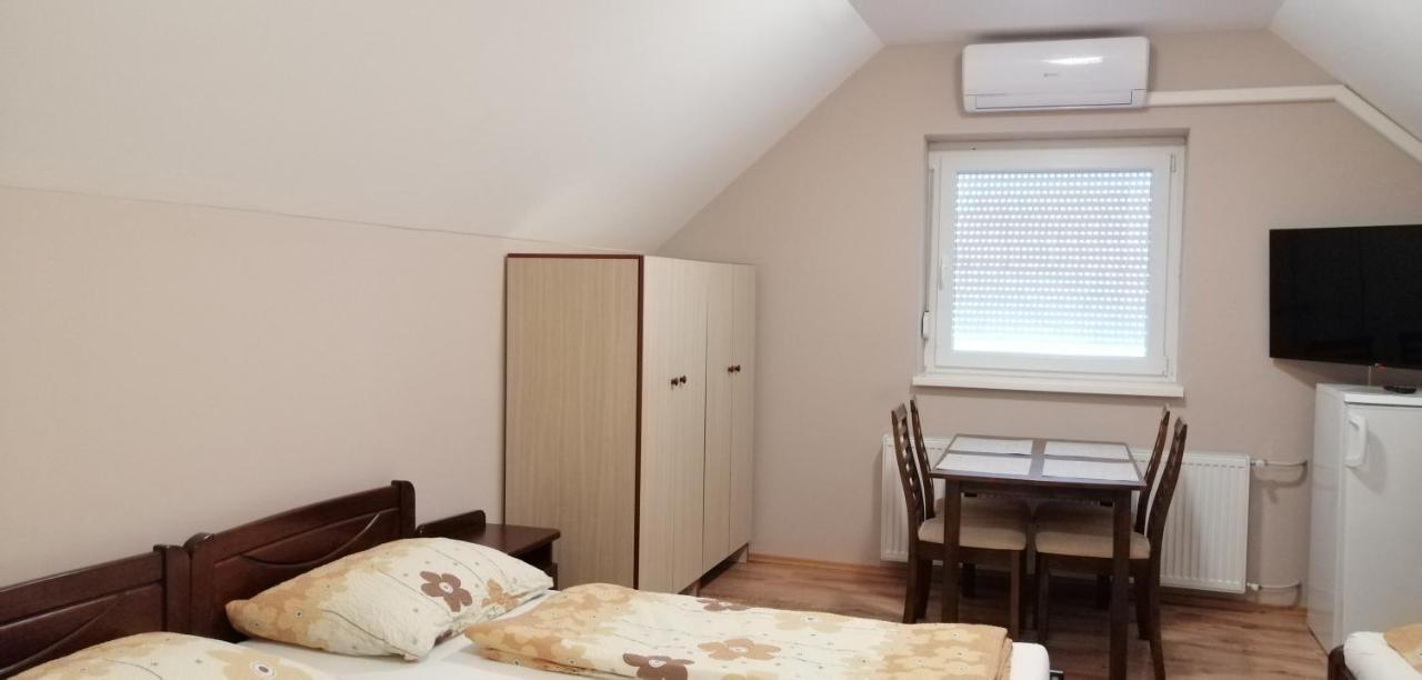 Apollo Vendeghaz Apartment Edelény Екстериор снимка