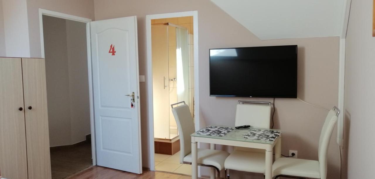 Apollo Vendeghaz Apartment Edelény Екстериор снимка