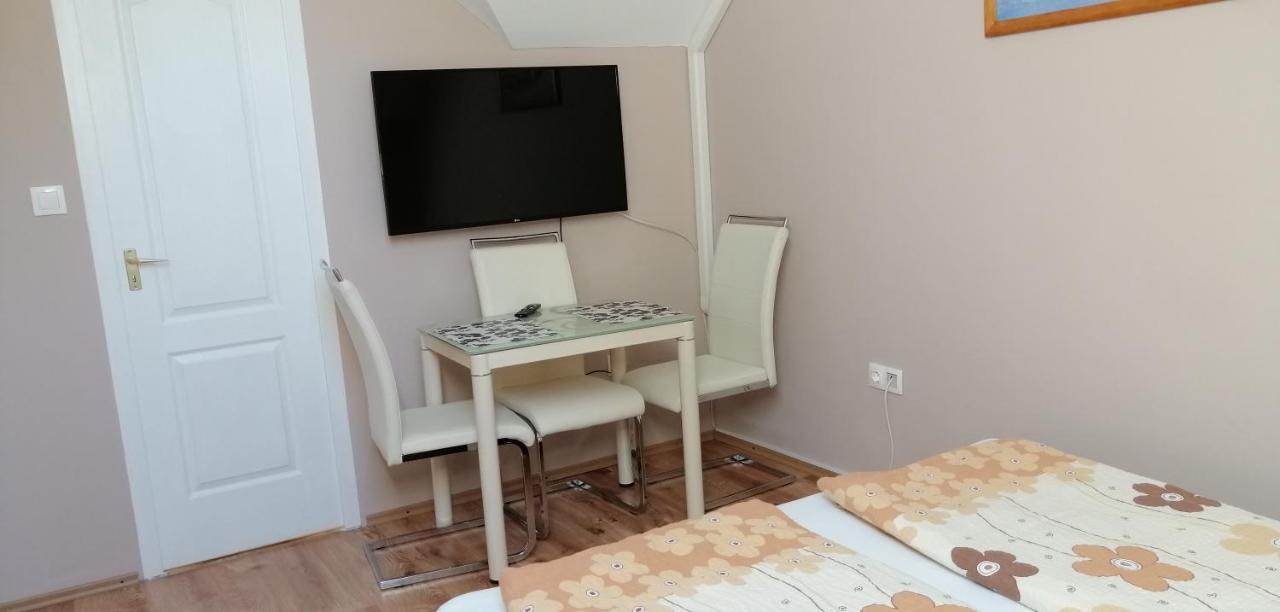 Apollo Vendeghaz Apartment Edelény Екстериор снимка