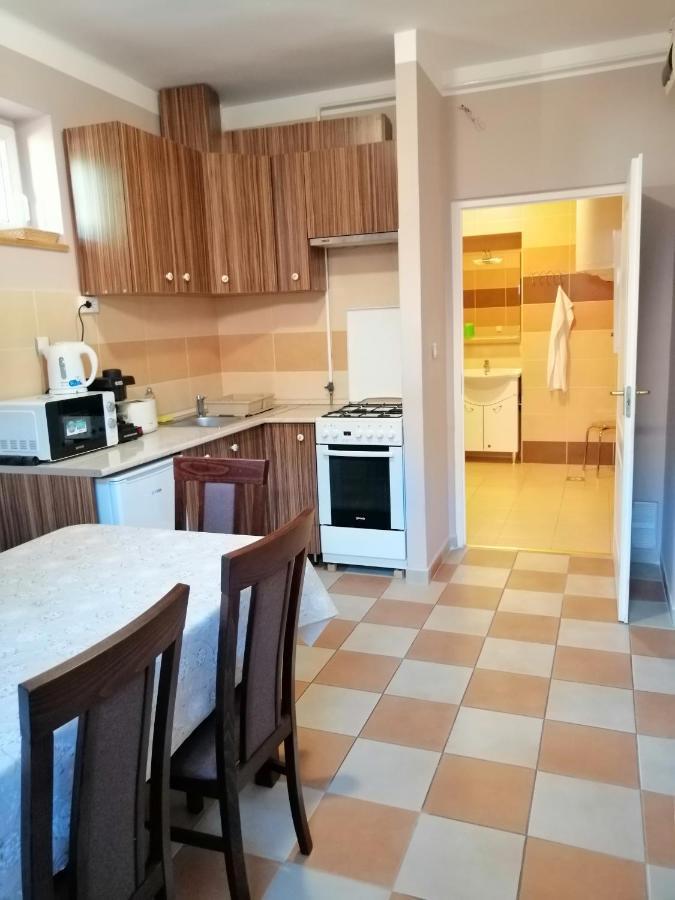 Apollo Vendeghaz Apartment Edelény Екстериор снимка