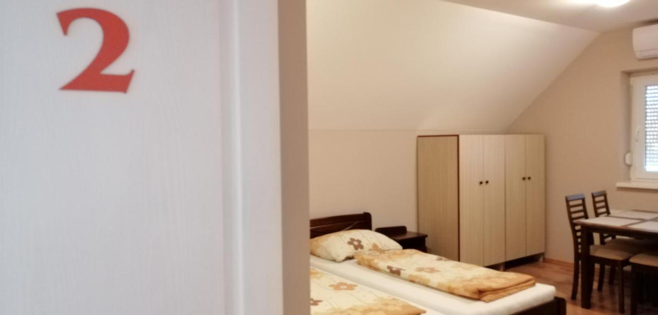 Apollo Vendeghaz Apartment Edelény Екстериор снимка