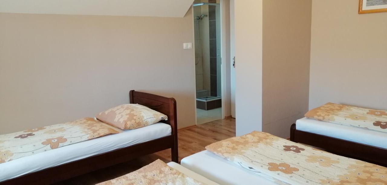 Apollo Vendeghaz Apartment Edelény Екстериор снимка