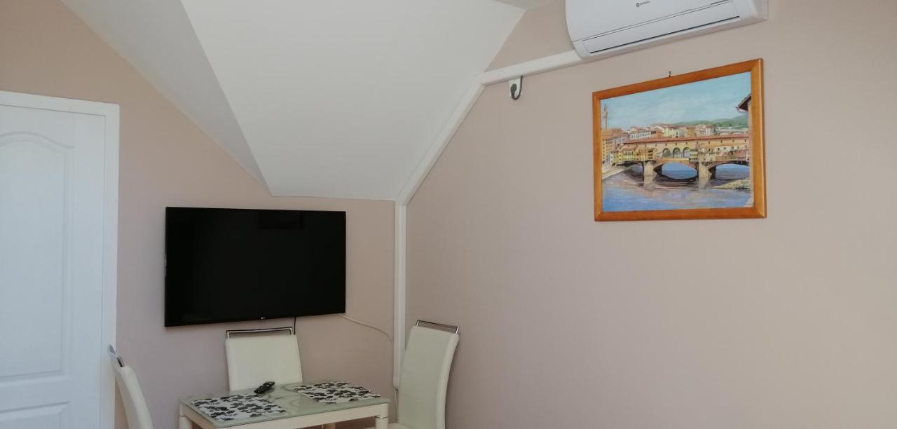 Apollo Vendeghaz Apartment Edelény Екстериор снимка