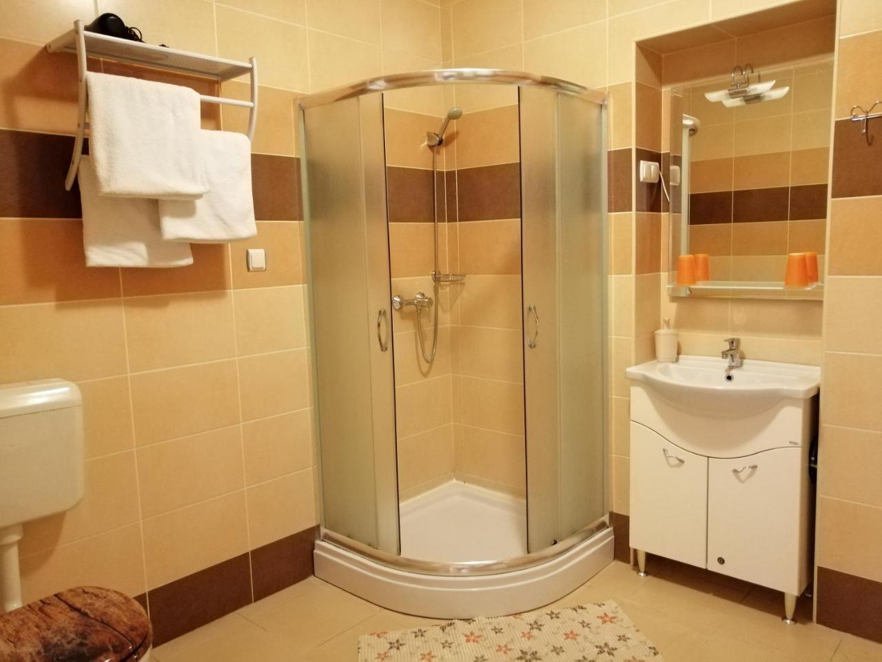 Apollo Vendeghaz Apartment Edelény Екстериор снимка